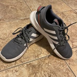 Boys size 6 Adidas sneakers